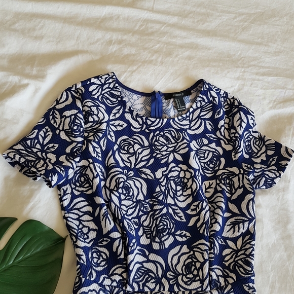 Blue & White Fit & Flare Floral Skater Dress Small - Picture 4 of 5